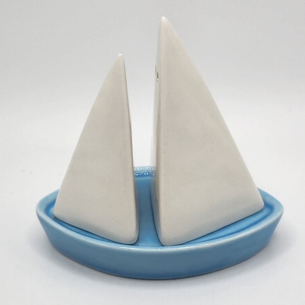 ADORABLE Ceramic Sailboat Salt & Pepper Shakers!  3 1/2 " For Your Dinner for 2?